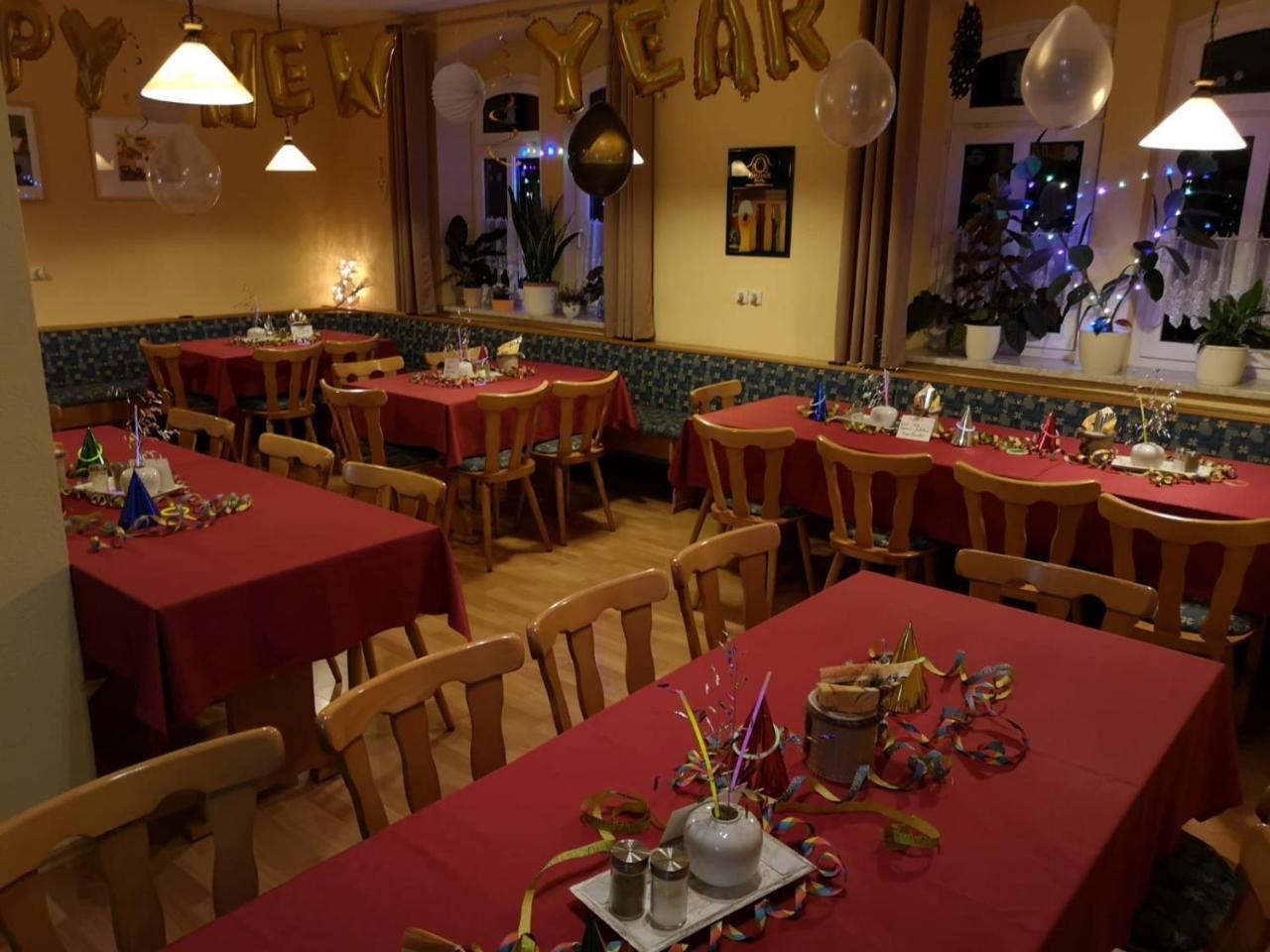 Gasthof Zum Alten Schulmeister Harra Exterior photo